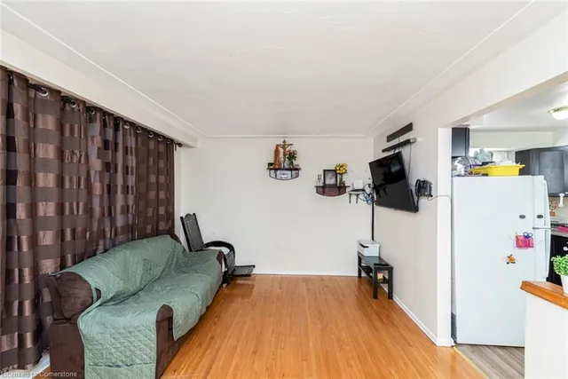 Additional image 5 of 172 Gibson Ave