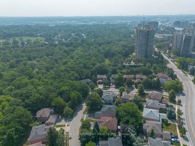 Additional image 47 of 411 Freeman Cres