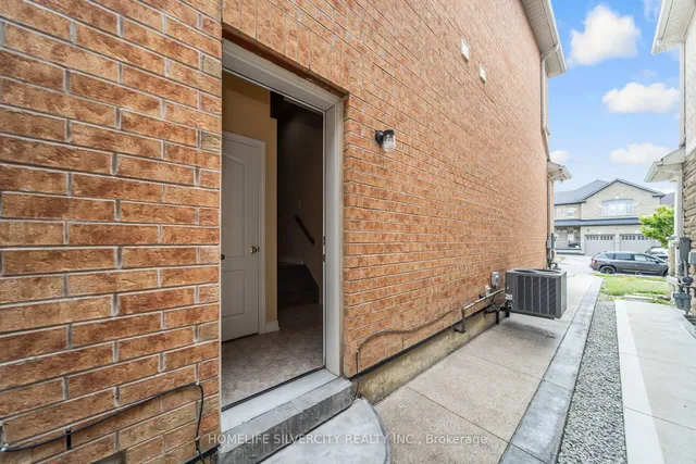 Additional image 38 of 26 Drummondville Dr