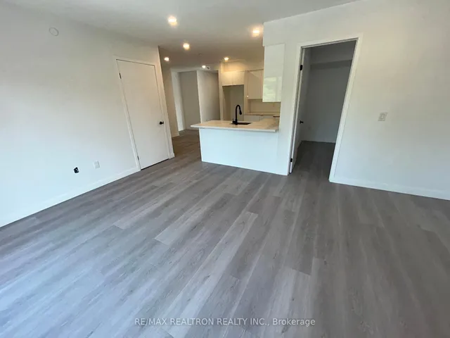 Additional image 4 of 61 Orchard Park Dr Unit 302