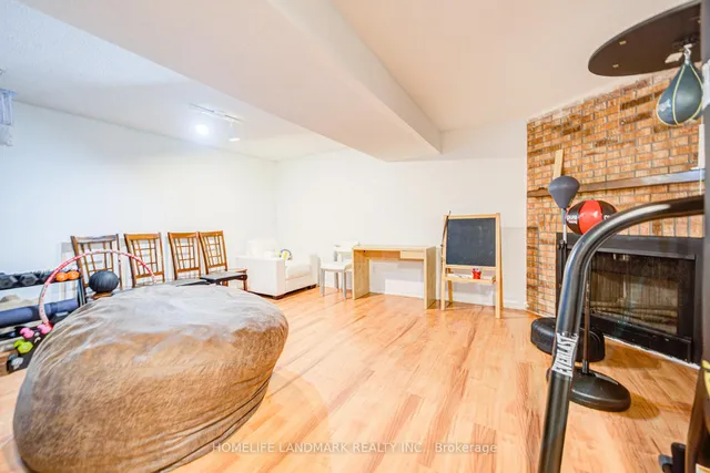 Additional image 35 of 177 Roxanne Cres