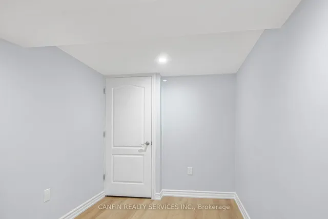 Additional image 25 of 212 Town House Cres Unit 212