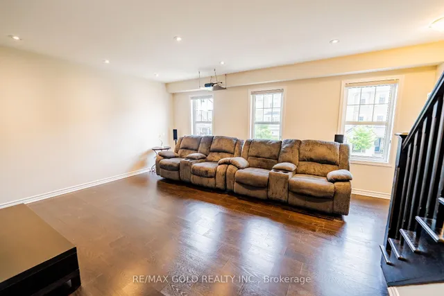 Additional image 15 of 8 Metro Cres