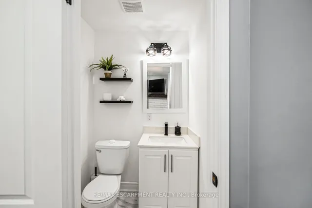 Additional image 22 of 140 East 35th St