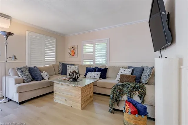 Additional image 12 of 657 Greenwood Dr