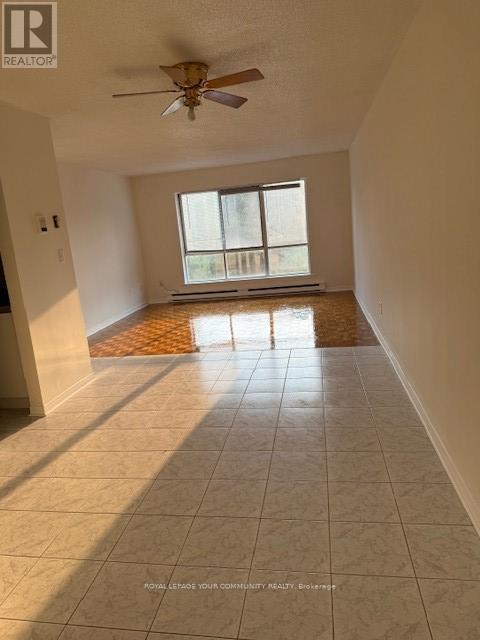 303 - 72 LAKE AVENUE|Richmond Hill (Oak Ridges Lake Wilcox), Ontario L4E2V4