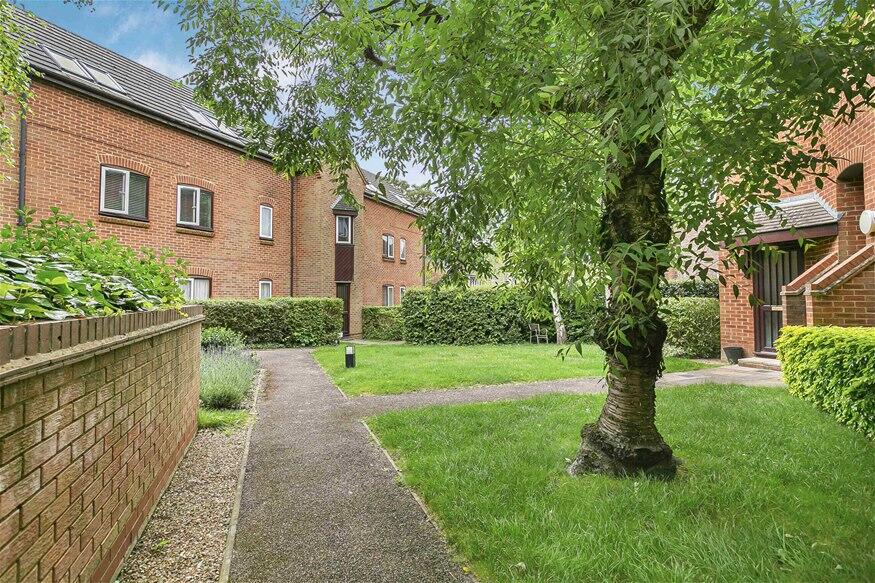 Thompsons Close, Harpenden, AL5