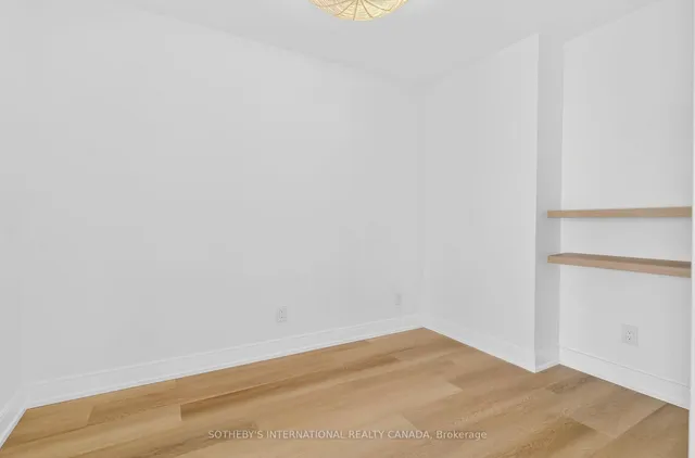 Additional image 26 of 33 Harbour Sq Unit 1423
