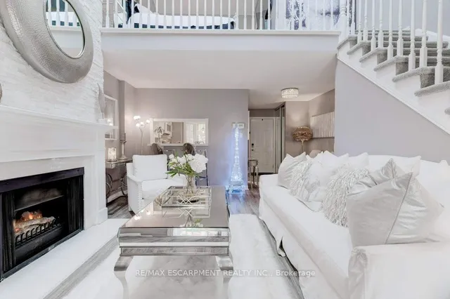 Additional image 38 of 1280 Maple Crossing Blvd Unit 11