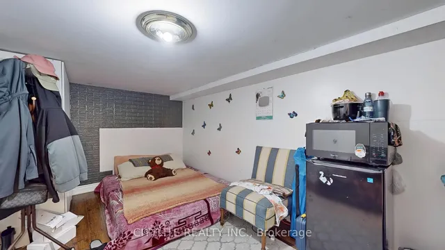 Additional image 24 of 170 Lambton Ave