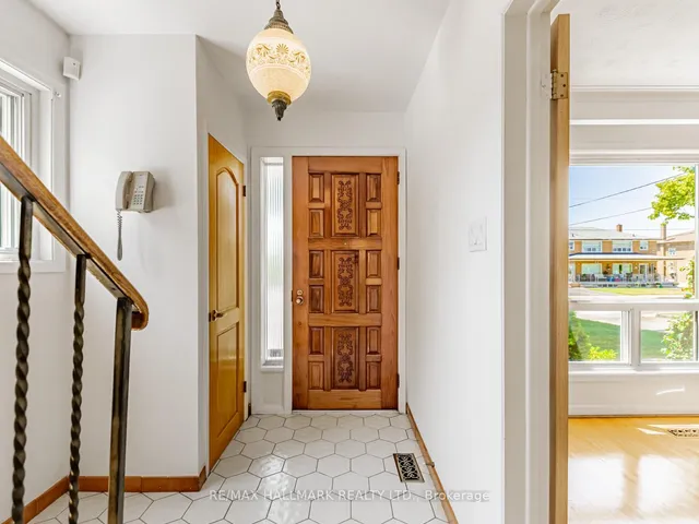 Additional image 4 of 31 Woodenhill Crt