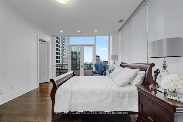 Additional image 25 of 70 Roehampton Ave Unit PH15