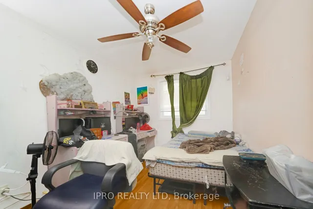 Additional image 26 of 25 Vodden Crt Unit 25