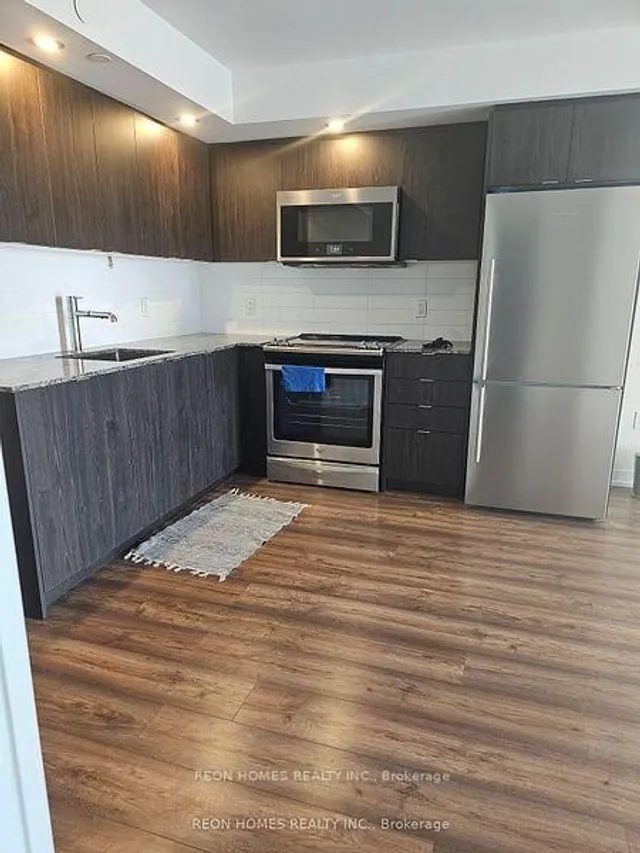 Additional image 3 of 225 Village Green Sq Unit 606