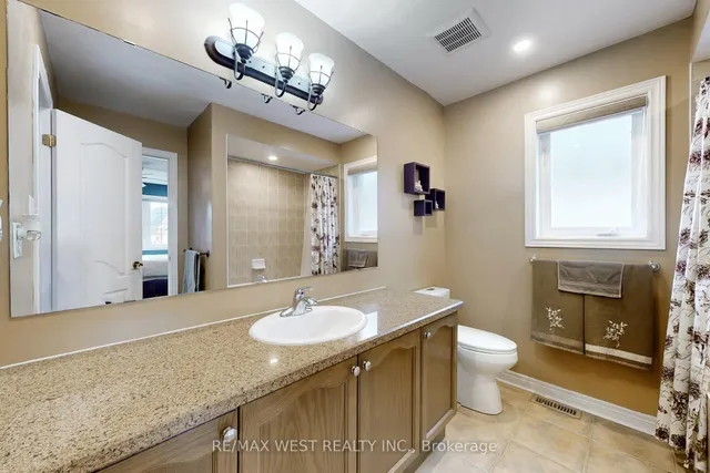 Additional image 35 of 6 Igloo Tr