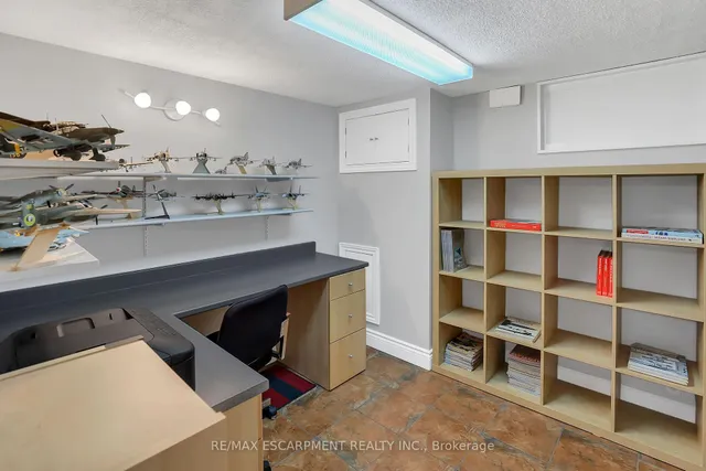 Additional image 27 of 95 Mountain Ave