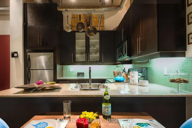 Additional image 12 of 736 Dundas St Unit 402