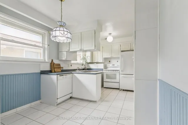 Additional image 28 of 54 Neapolitan Dr