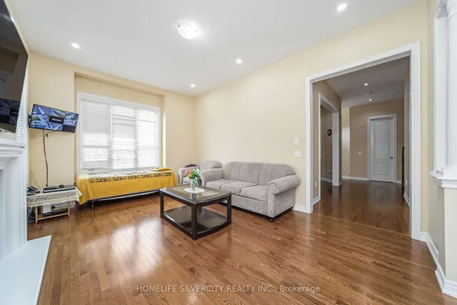 Additional image 17 of 26 Drummondville Dr