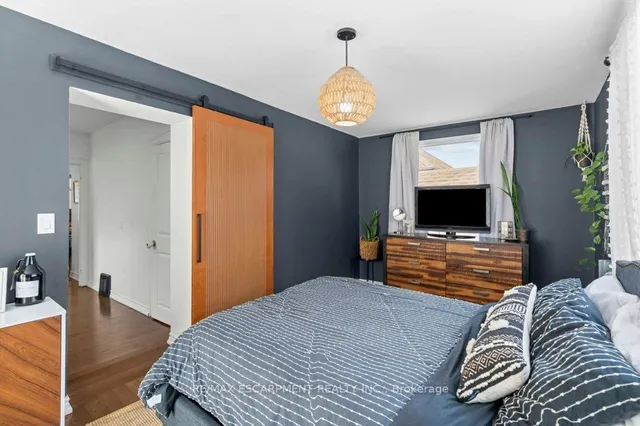 Additional image 19 of 103 Cameron Ave