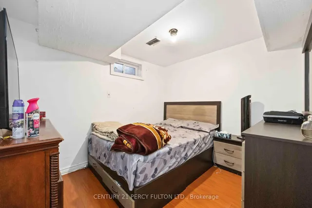 Additional image 16 of 17 Woodsview Ave