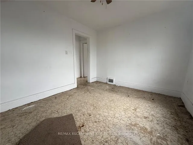 Additional image 16 of 325 WEIR St