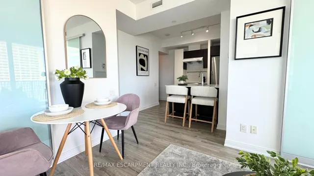 Additional image 10 of 42 Charles St Unit 2409