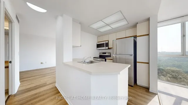 Additional image 11 of 7 Concorde Pl Unit 904