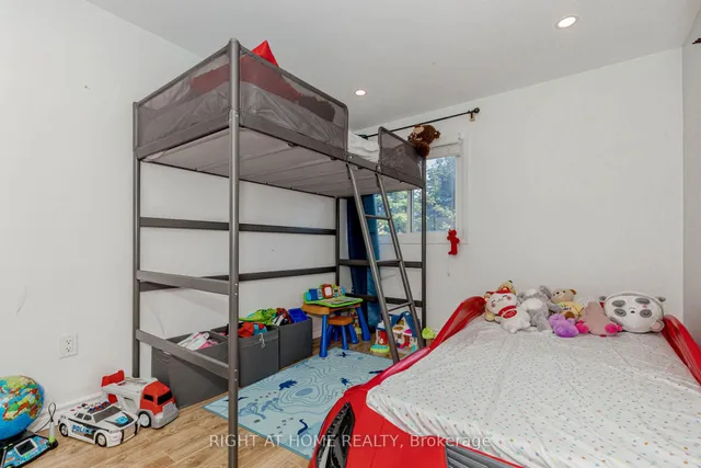 Additional image 31 of 17 Garden Ave