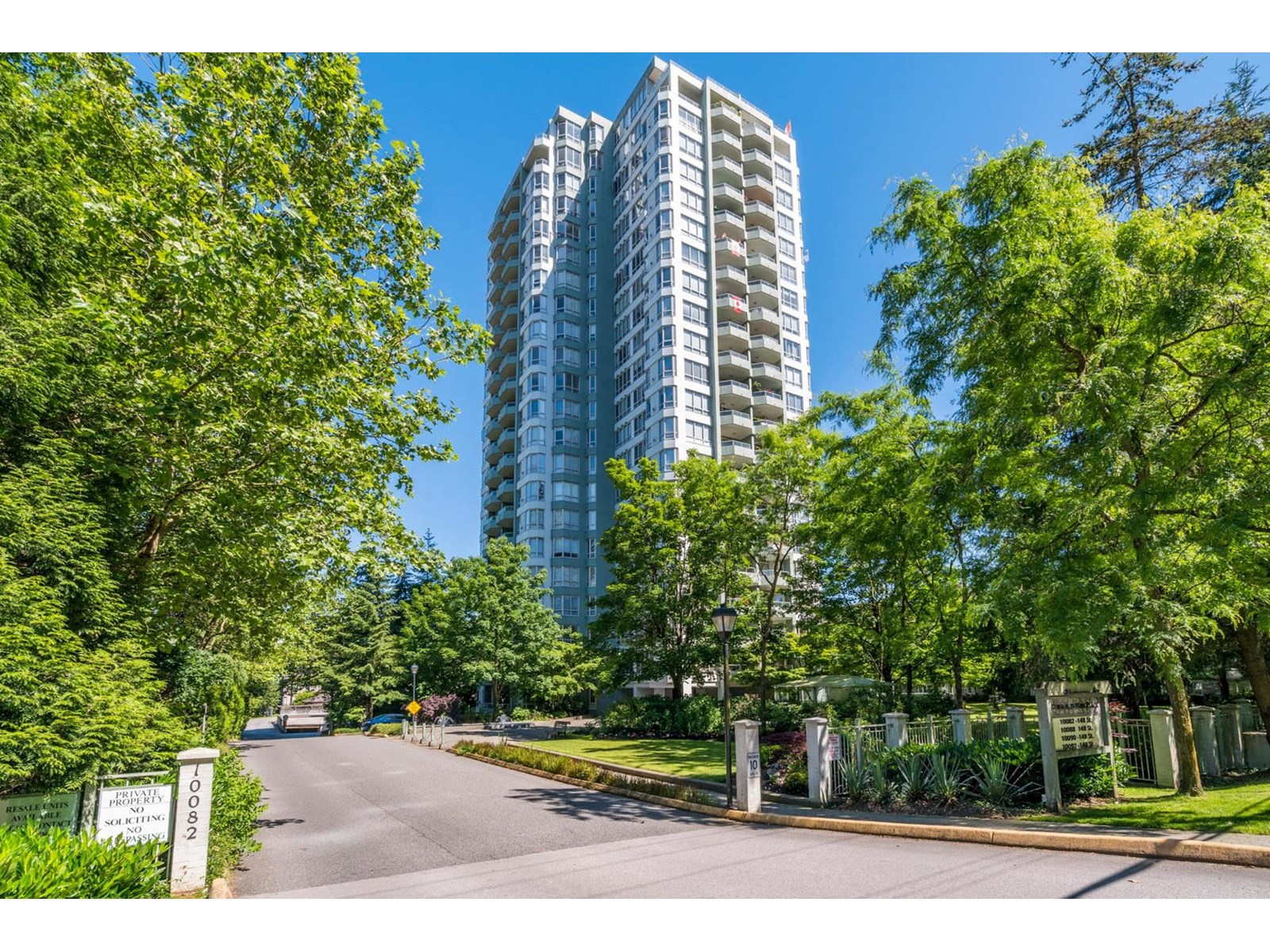 1504 10082 148 STREET|Surrey, British Columbia V3R0S3