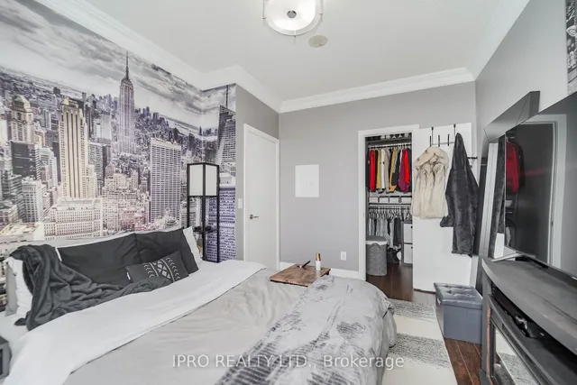 Additional image 11 of 135 Village Green Sq Unit PH21