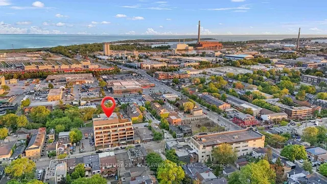 Additional image 31 of 1285 Queen St Unit 102