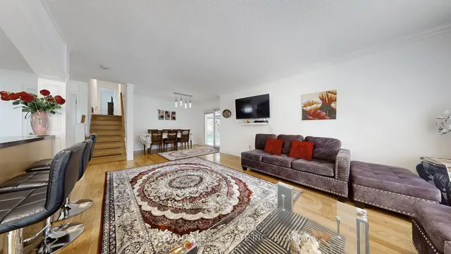 Additional image 6 of 571 Silver Creek Blvd