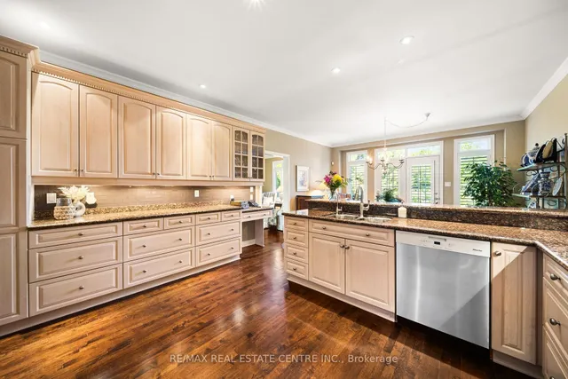 Additional image 21 of 4165 Stonebridge Cres