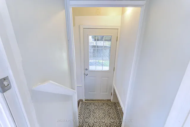 Additional image 22 of 28 Burgby Ave