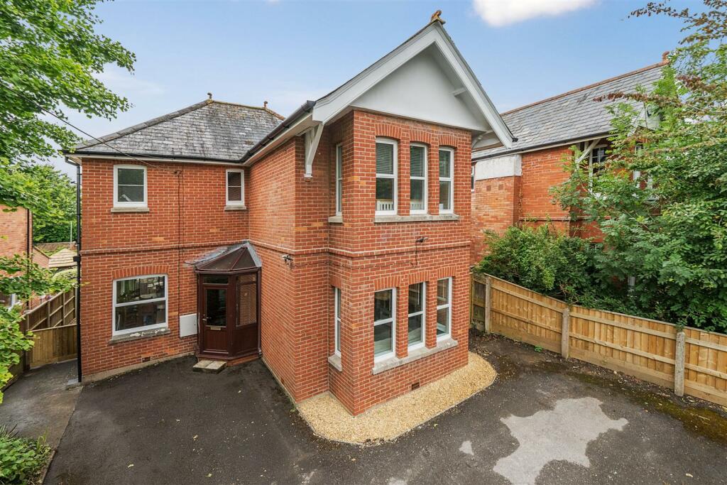 Additional image 23 of Grove Avenue, Yeovil