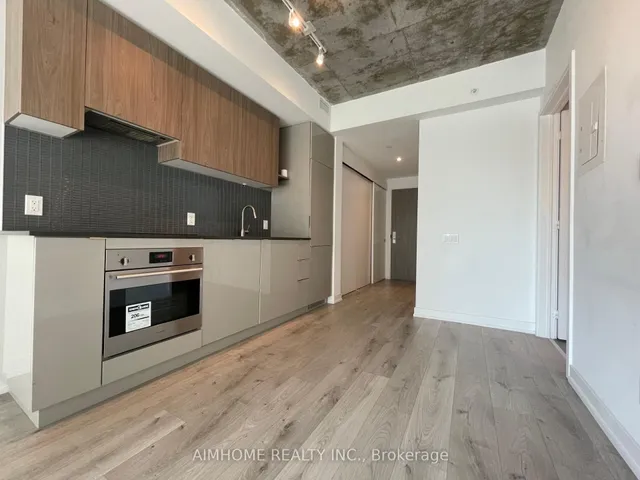 Additional image 6 of 161 Roehampton Ave Unit 1109