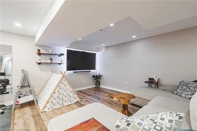 Additional image 23 of 157 Lormont Blvd