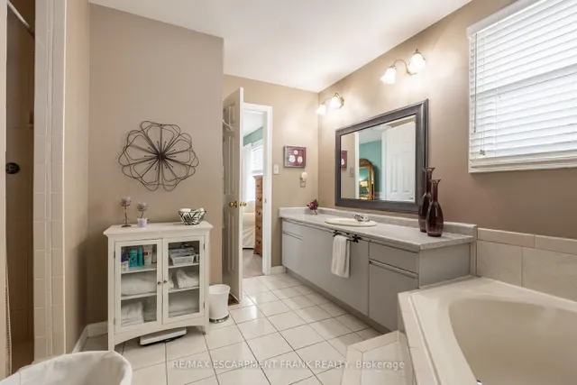 Additional image 35 of 168 SIRENTE Dr
