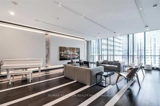 Additional image 17 of 8 Charlotte St Unit 214