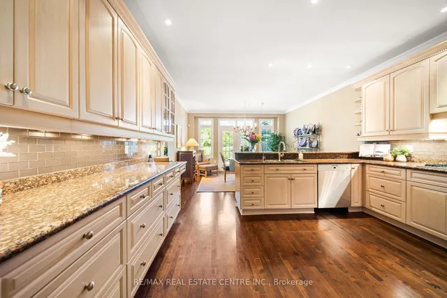 Additional image 20 of 4165 Stonebridge Cres