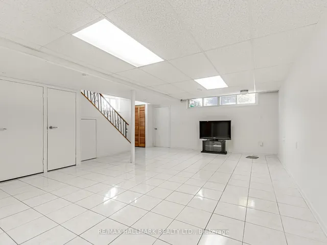 Additional image 32 of 31 Woodenhill Crt