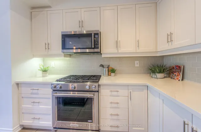 Additional image 9 of 215 Dundas St Unit 38