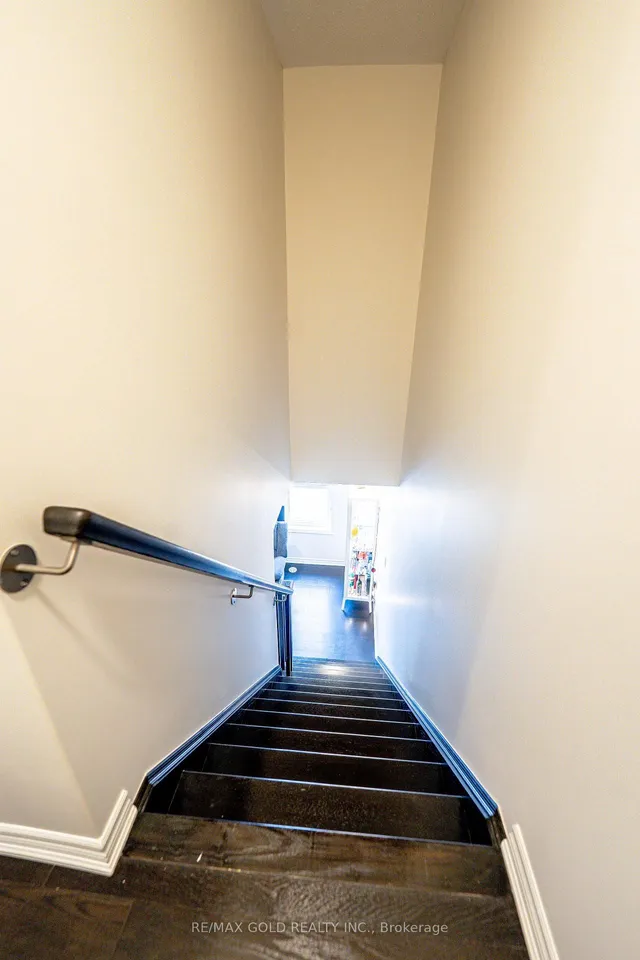 Additional image 21 of 8 Metro Cres