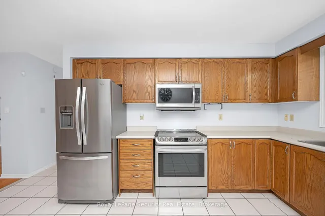 Additional image 19 of 107 Fairington Cres