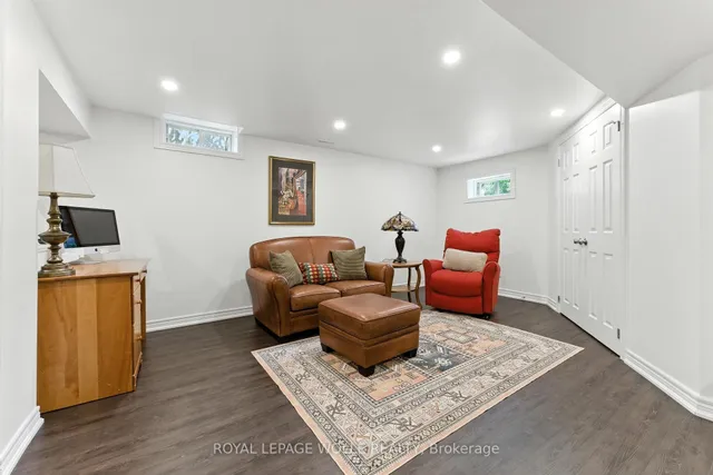 Additional image 32 of 51 Strathroy Cres