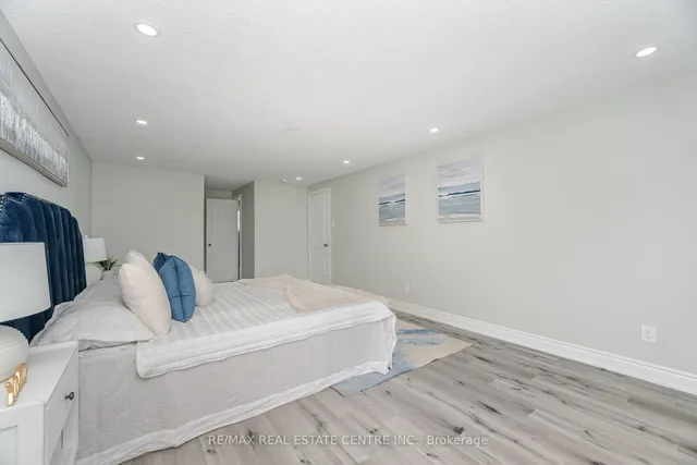 Additional image 32 of 76 Moffatt Ave