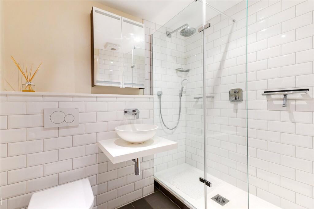 Additional image 12 of Roundwood Lane, Harpenden, Hertfordshire, AL5