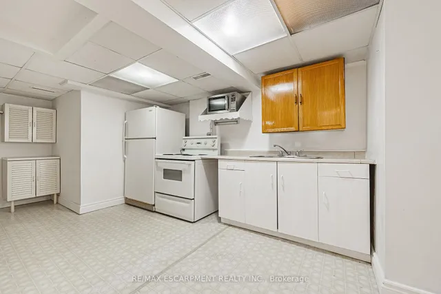 Additional image 24 of 972 Kingsway Dr