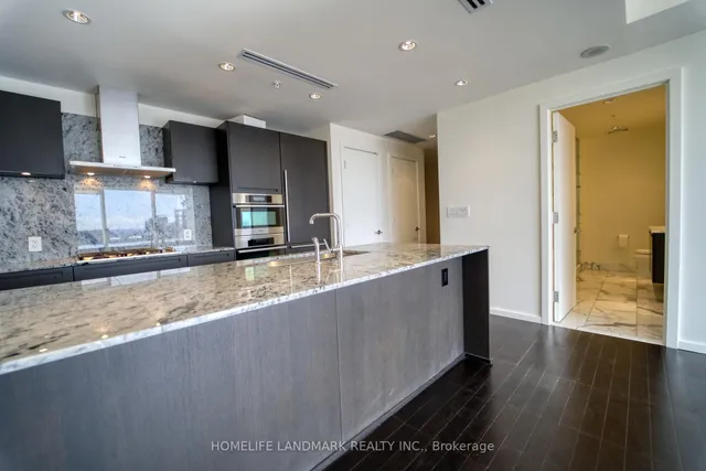 Additional image 5 of 180 University Ave Unit 4704